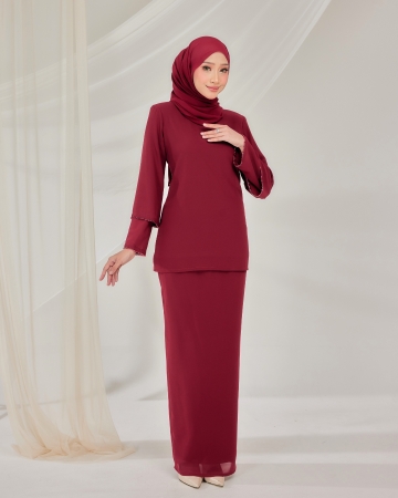 Elora in Maroon